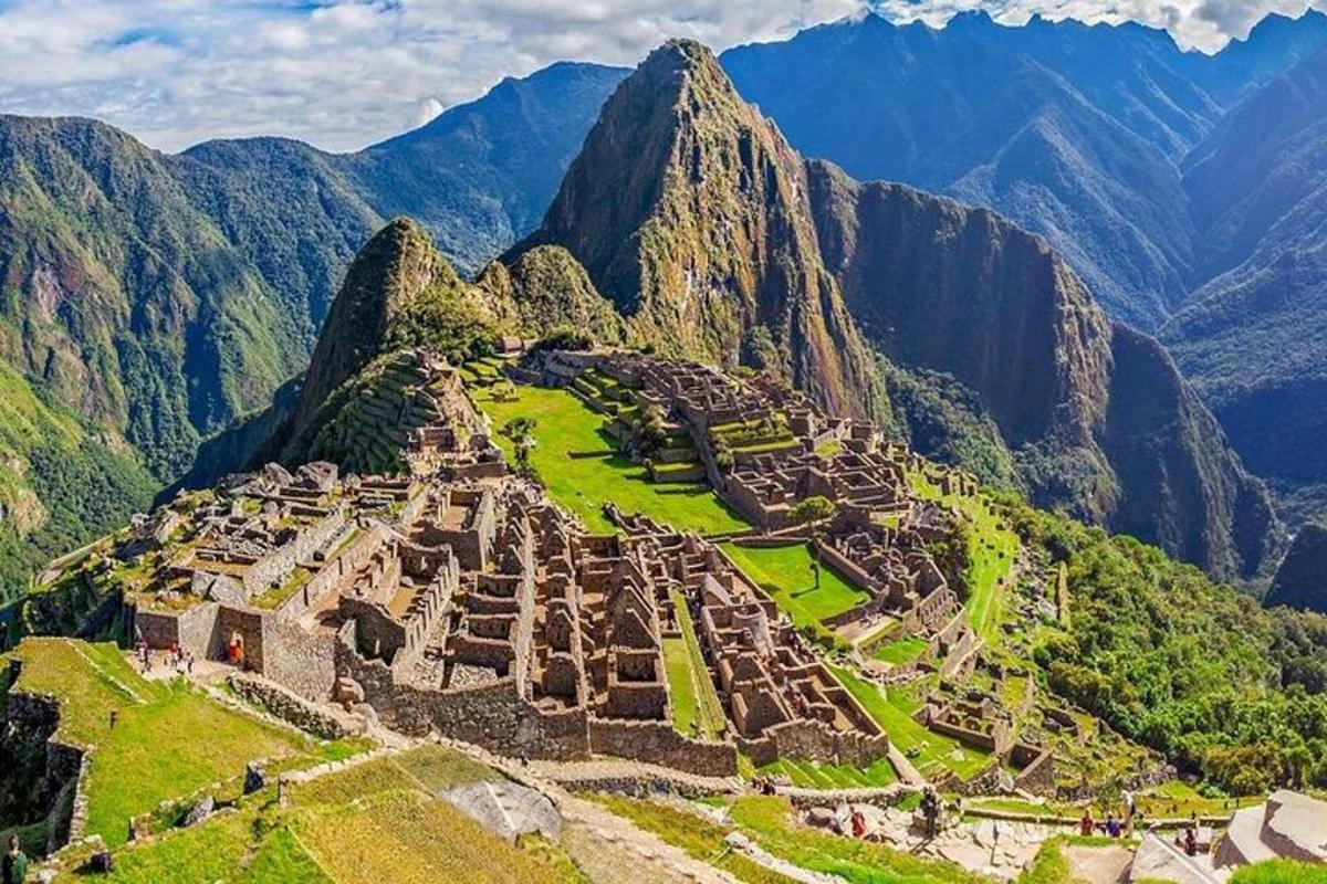 Letecký pohľad na Machu Picchu v horách