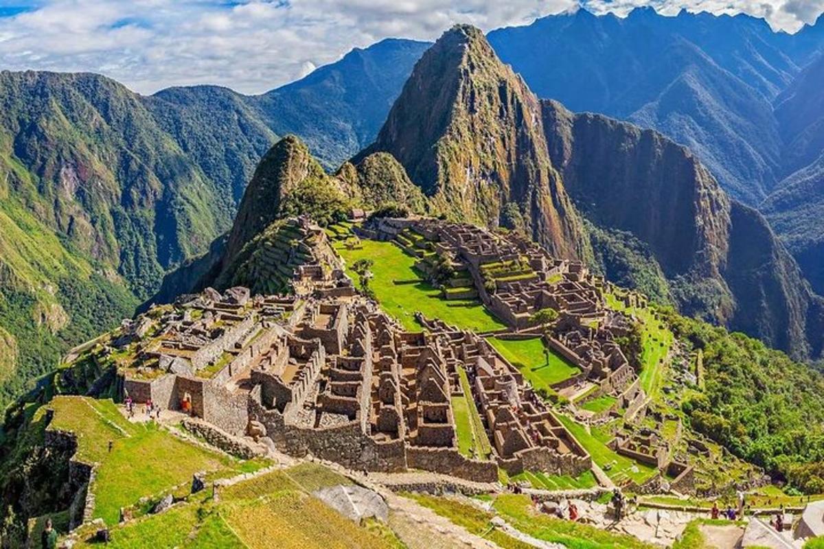 Machu Picchu varemete õhuvaade mägedes