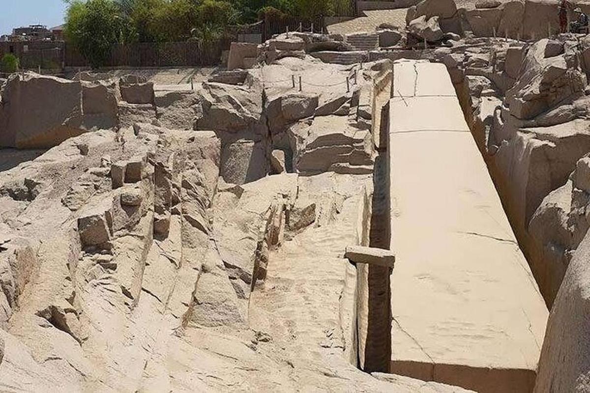 ένας αρχαίος τοίχος αντιστήριξης στην πλαγιά ενός βουνού