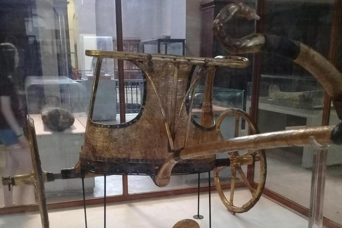 metalni projektil izložen u muzeju