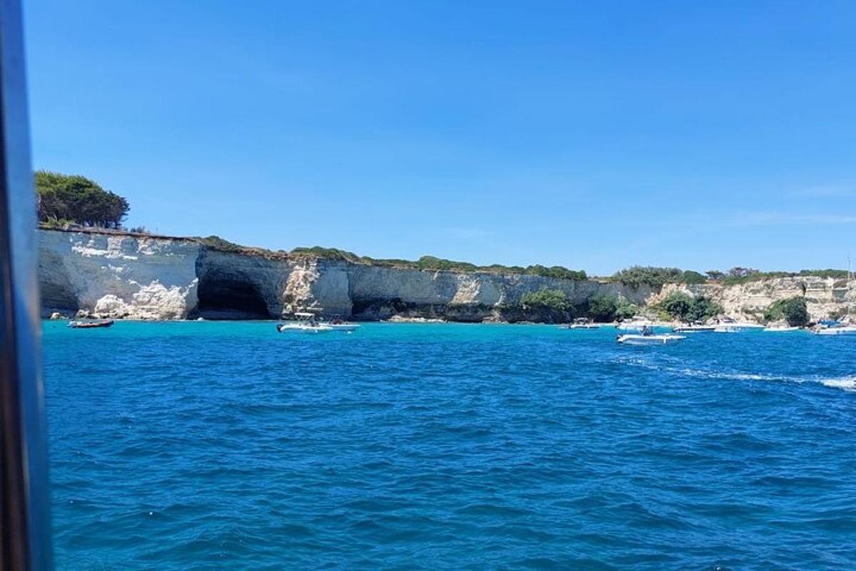 θέα σε ένα υδάτινο σώμα με βάρκες
