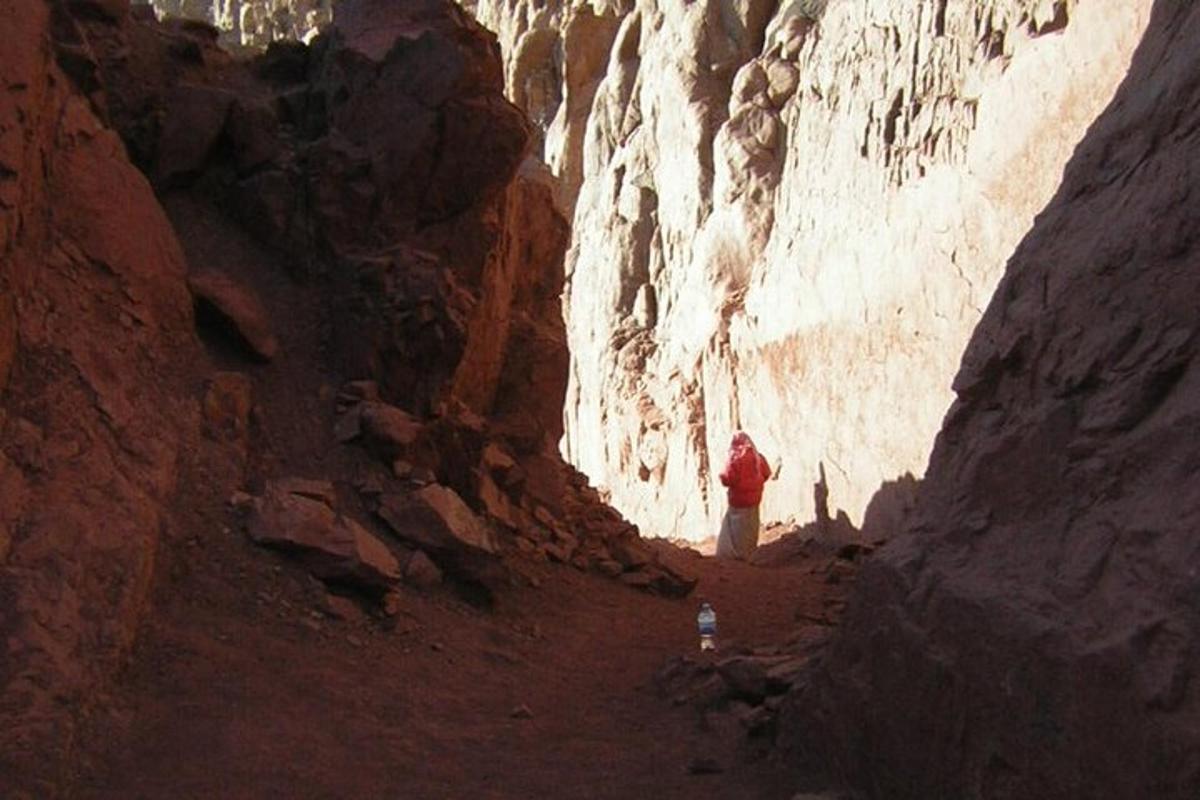 un idrante antincendio nel mezzo di un canyon