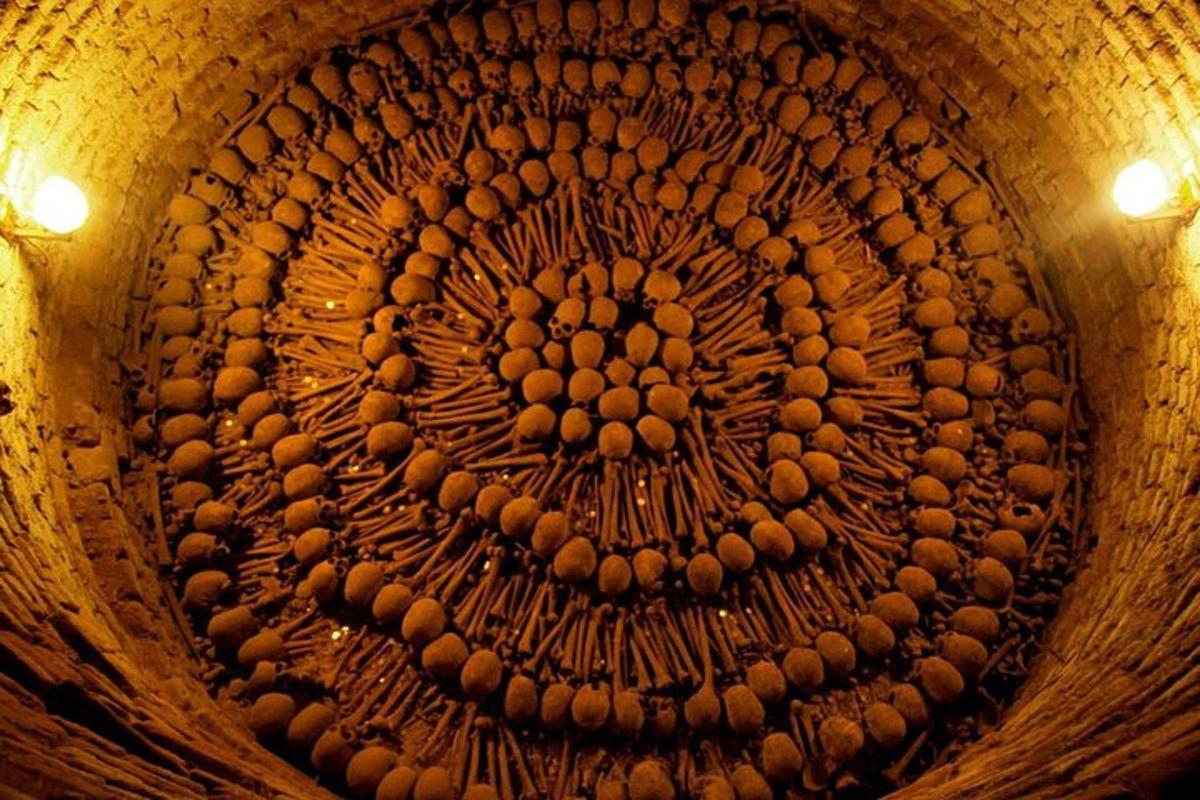 tunel se vzorem koulí