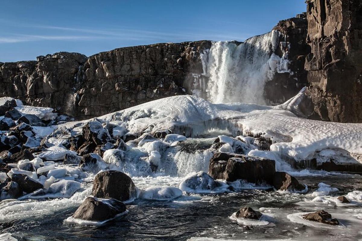 juga jõel lume ja jääga