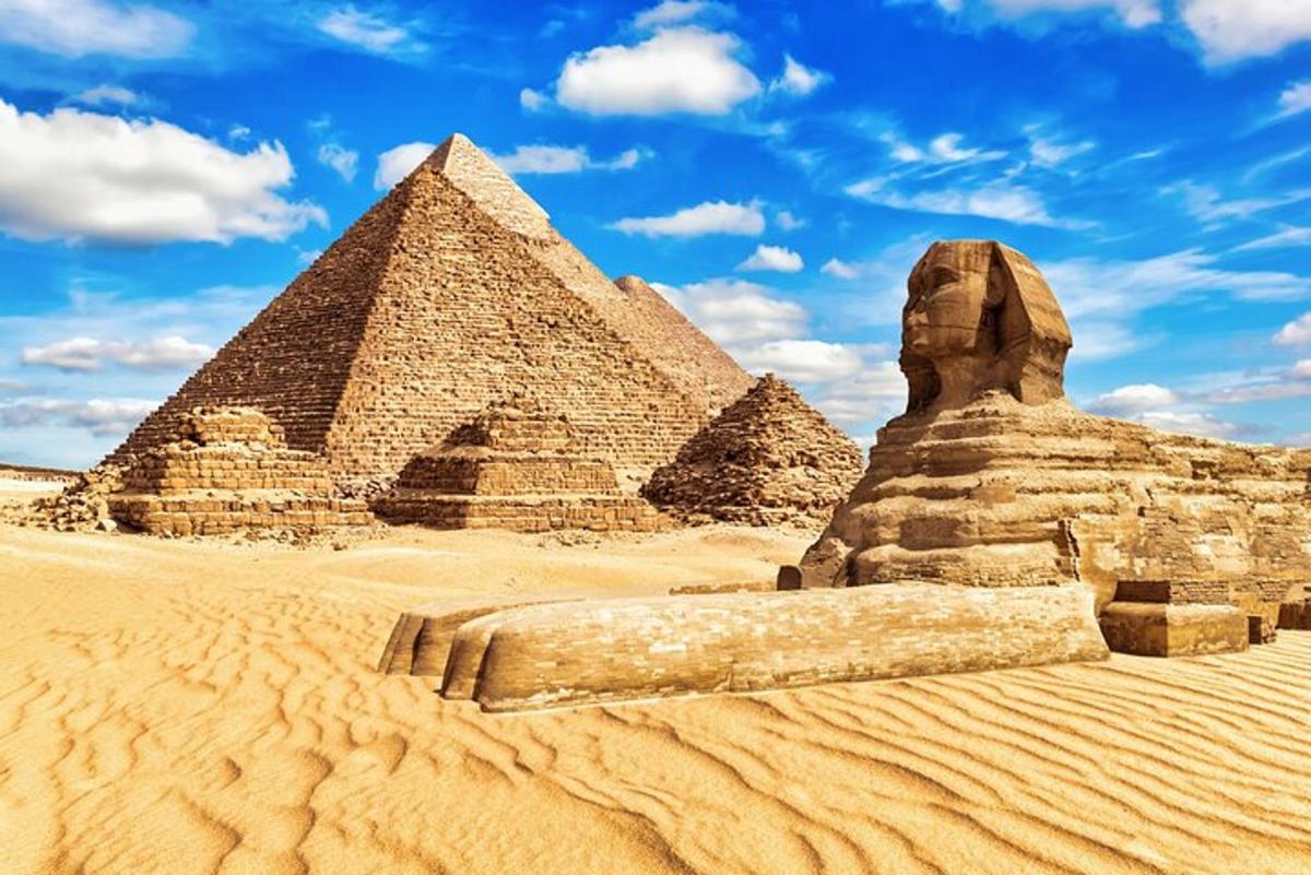 imej piramid giza dan patung