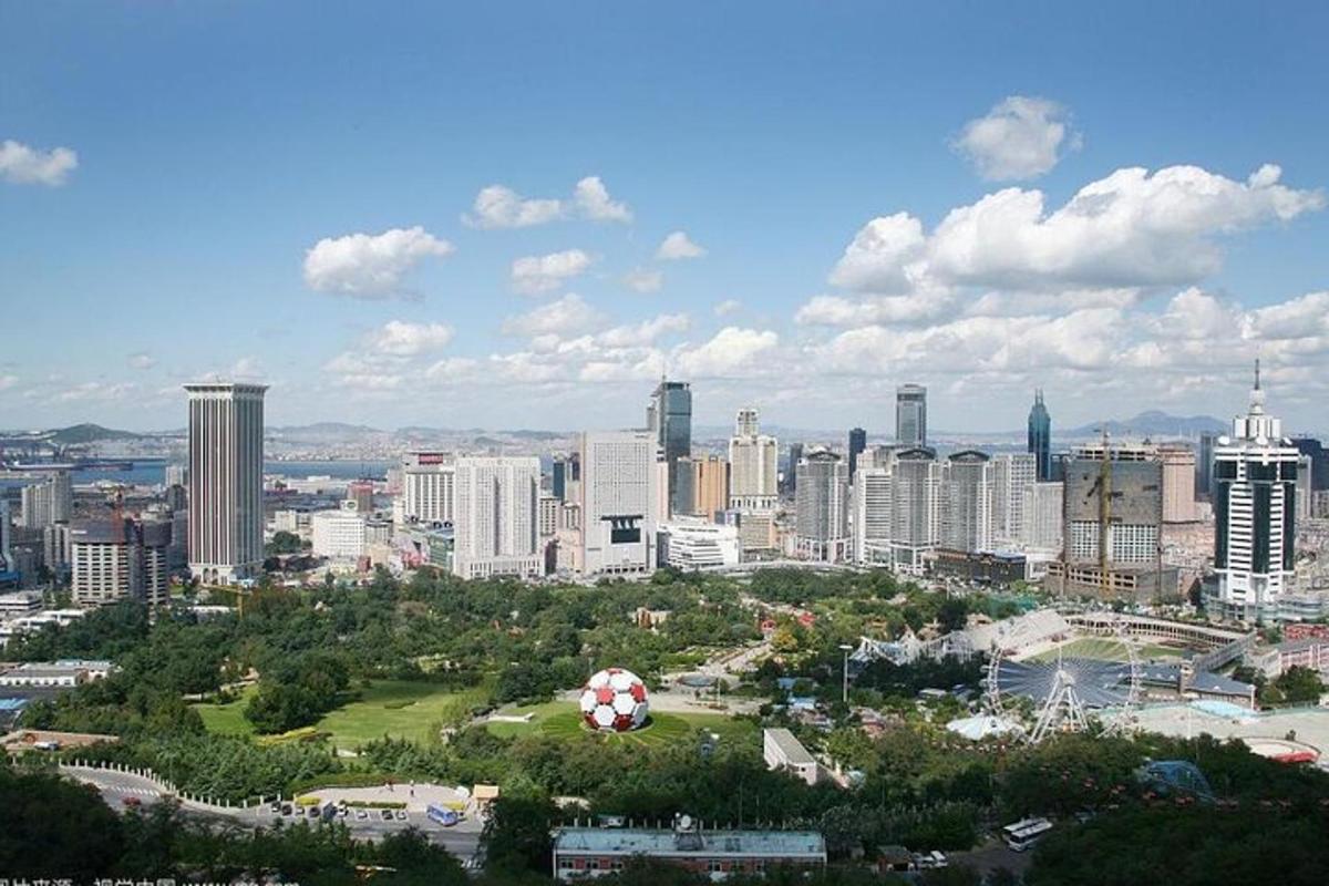 一座有很多建筑物的城市景观