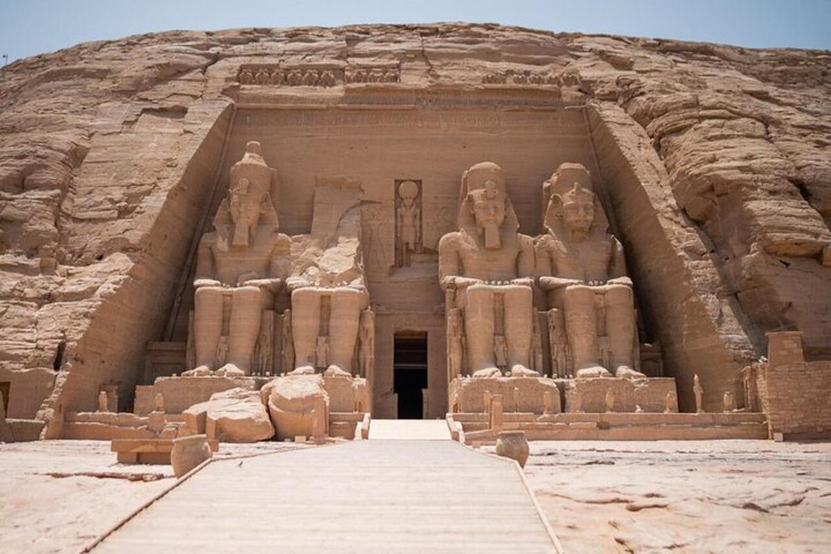 vchod do chrámu Abú Simbel