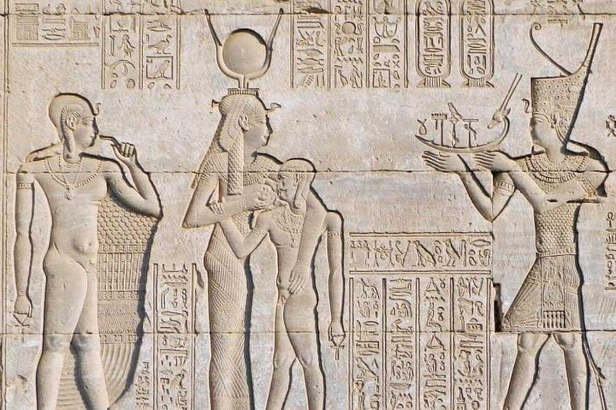 relief v Hatorinem templju v Tebah
