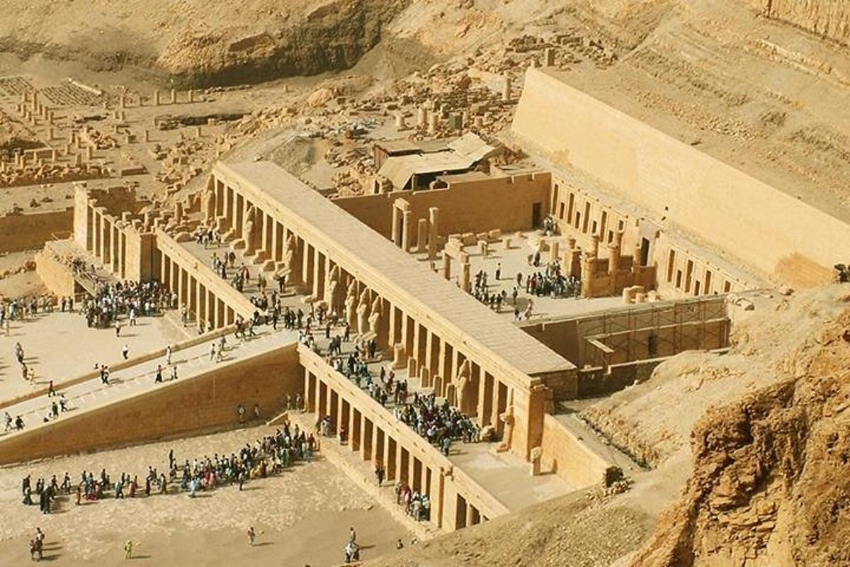 en luftfoto af Parthenon i Theukongukongukong