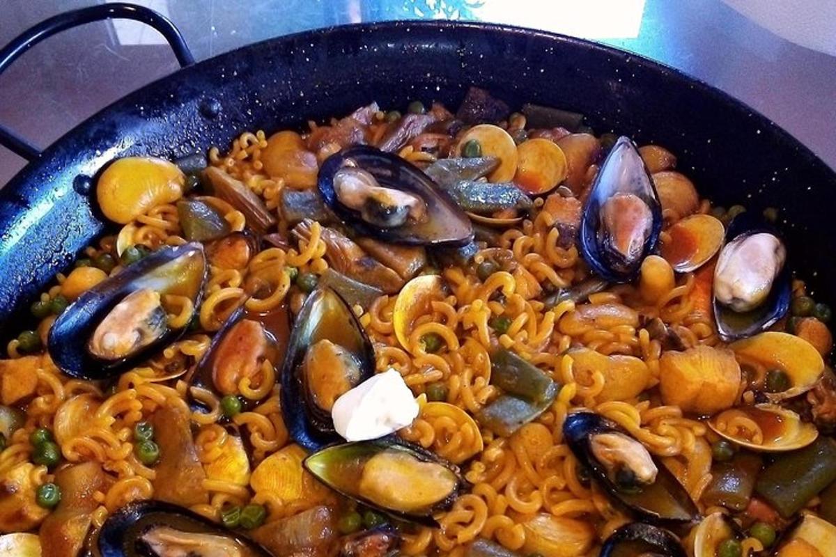 pann pastat rannakarpide ja muu toiduga