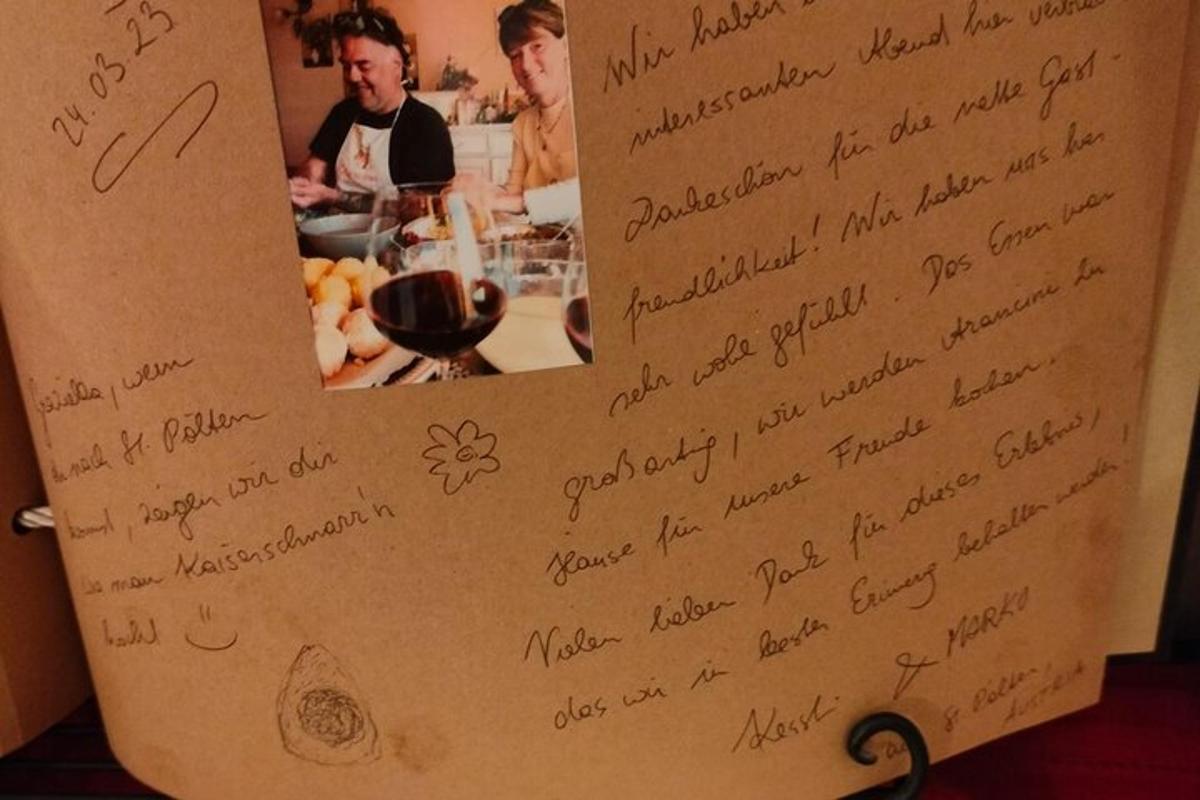 kus papíru s ručně psaným textem