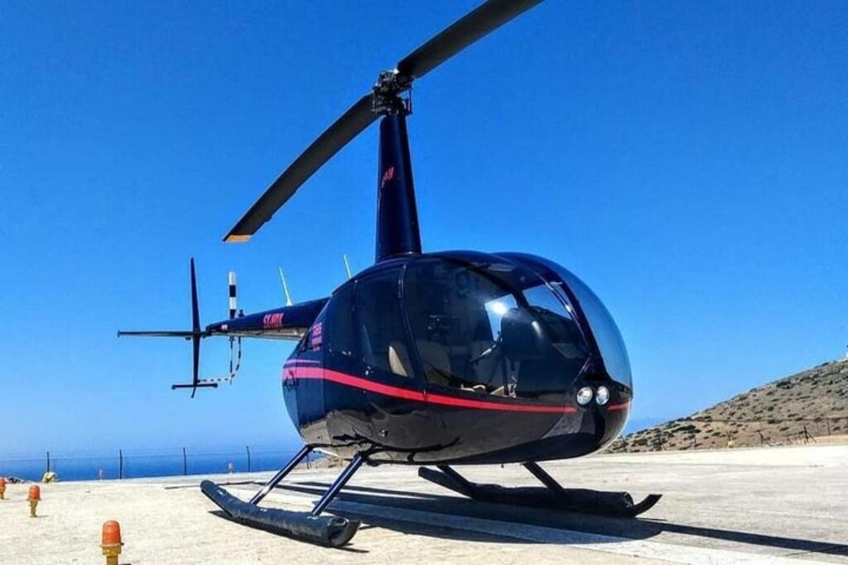 helikopter je parkiran na plaži