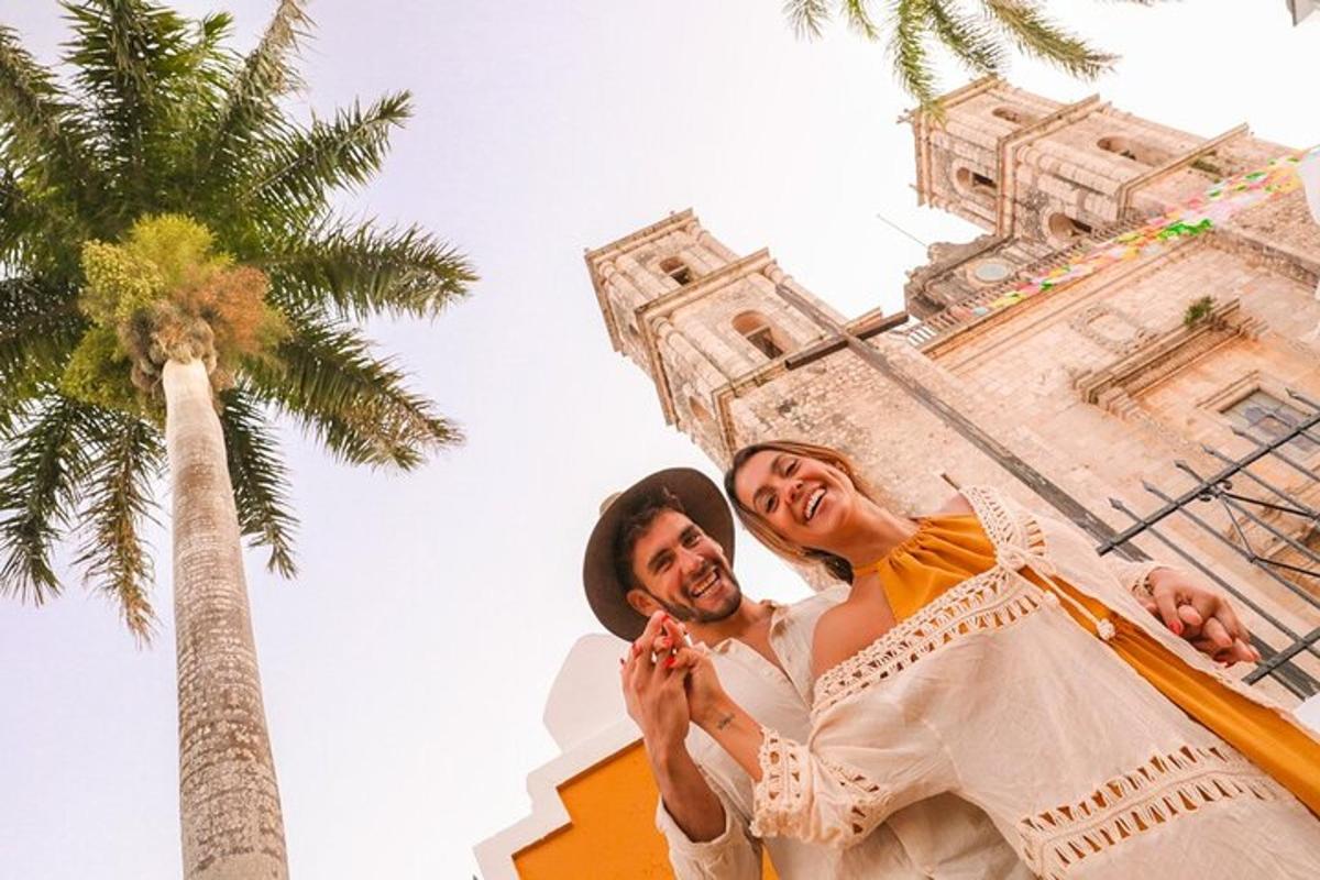 pasangan pengantin bergambar di hadapan menara jam