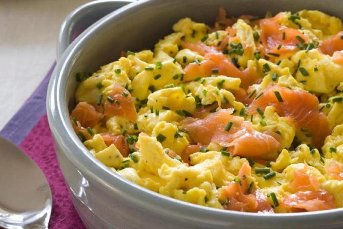 un piatto di maccheroni e formaggio in una ciotola