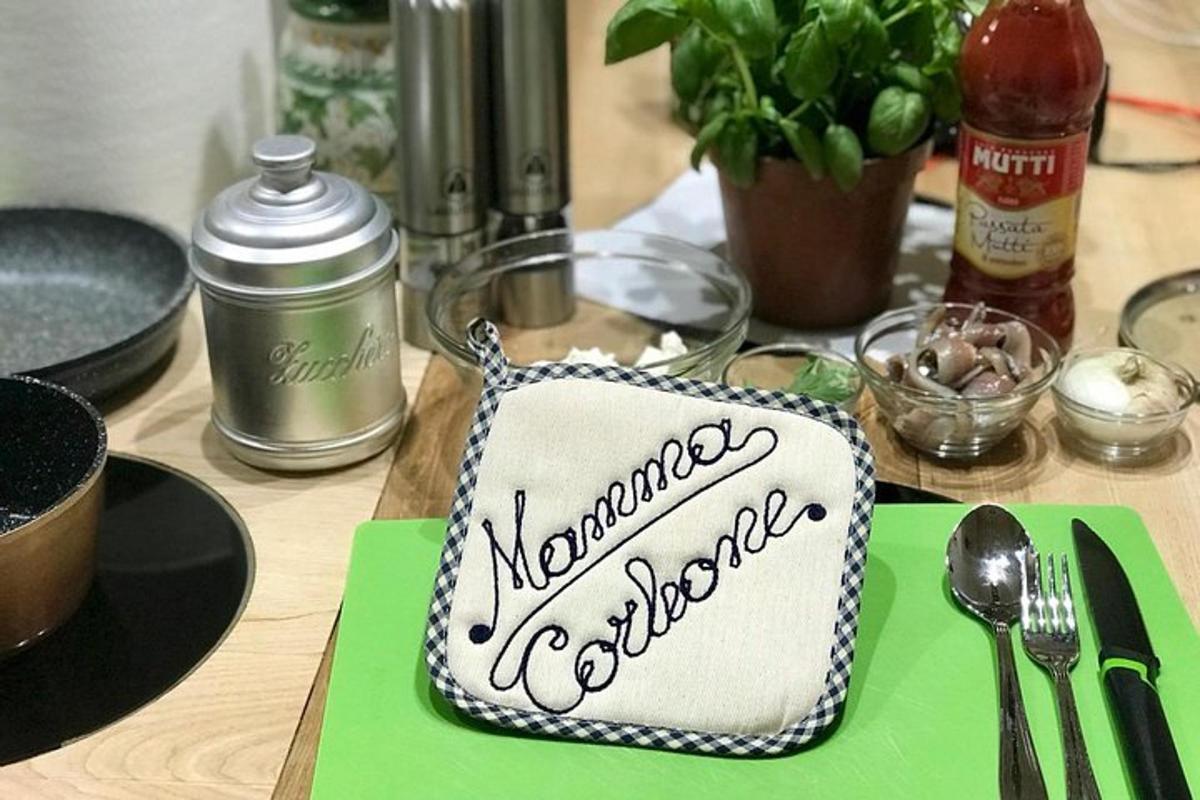 ein Tisch mit einem Schild mit der Aufschrift „Nanaos Cookies“