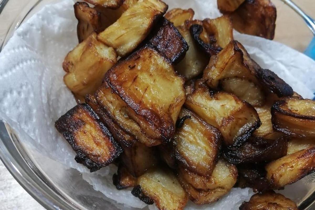 a pile of fried food in a glass bowl