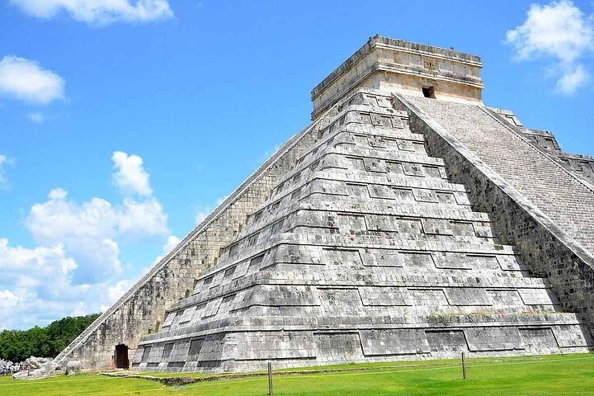 una piramide nella piramide Maya