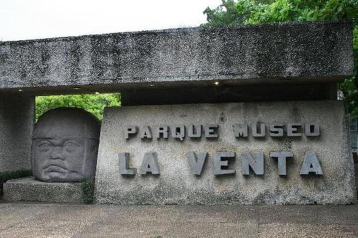 o statuie a unui cap cu turla de cuvinte folosită la Veronica