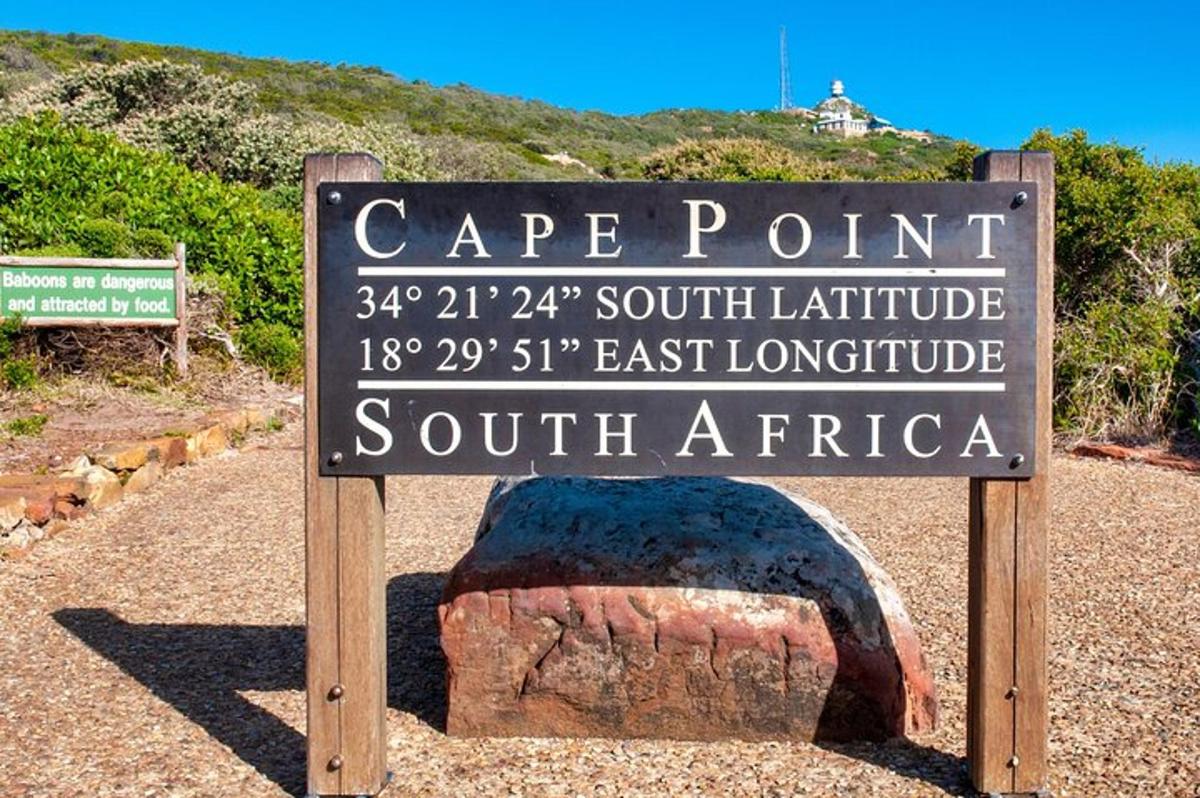 Silt kirjadega Cape Point South Latitude ja South Lighthouse