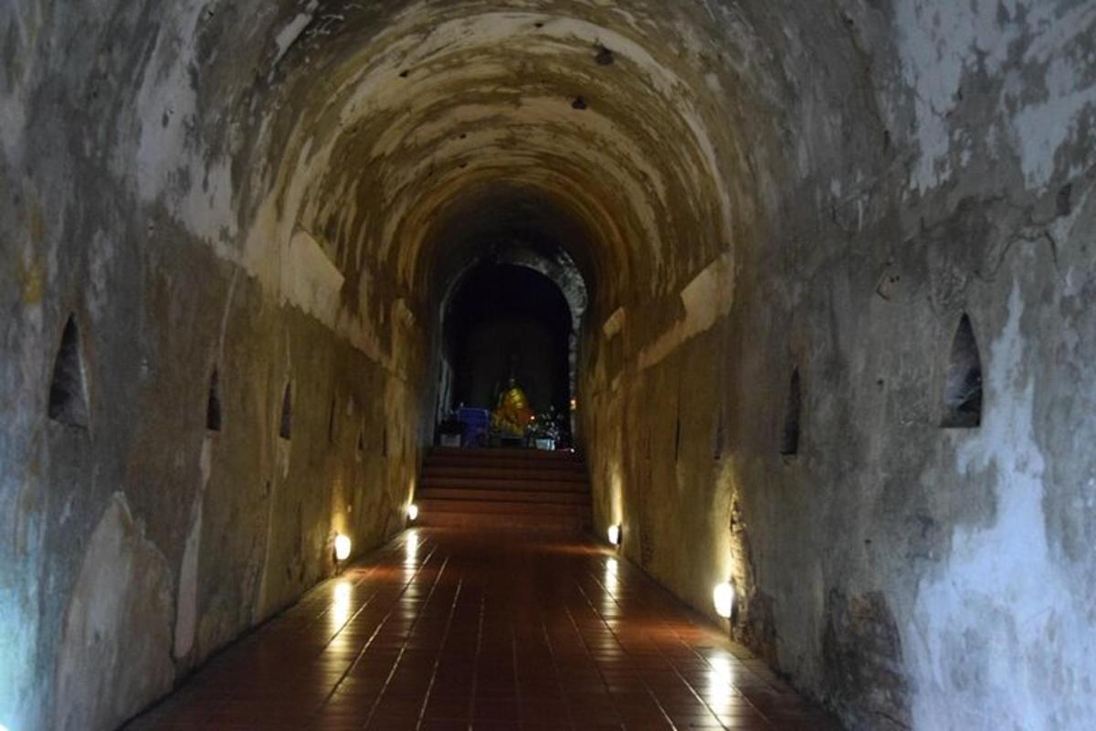 tume tunnel trepikojaga hoones