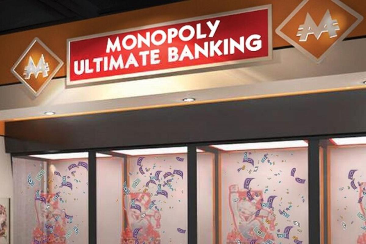 isang palatandaan na nagbabasa ng monopolyo ultimate banking sa isang tindahan