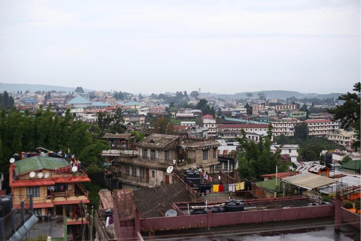 una vista de una ciudad con edificios