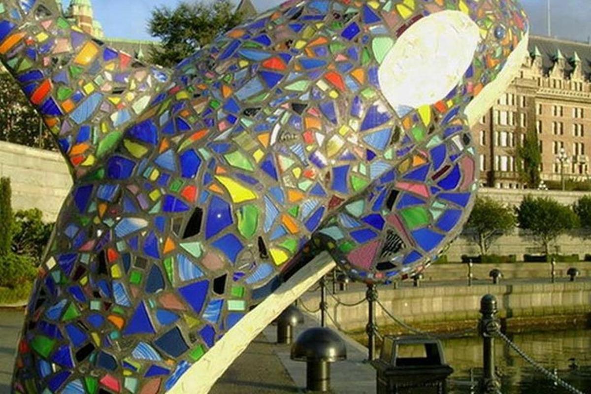 une statue d'éléphant en verre