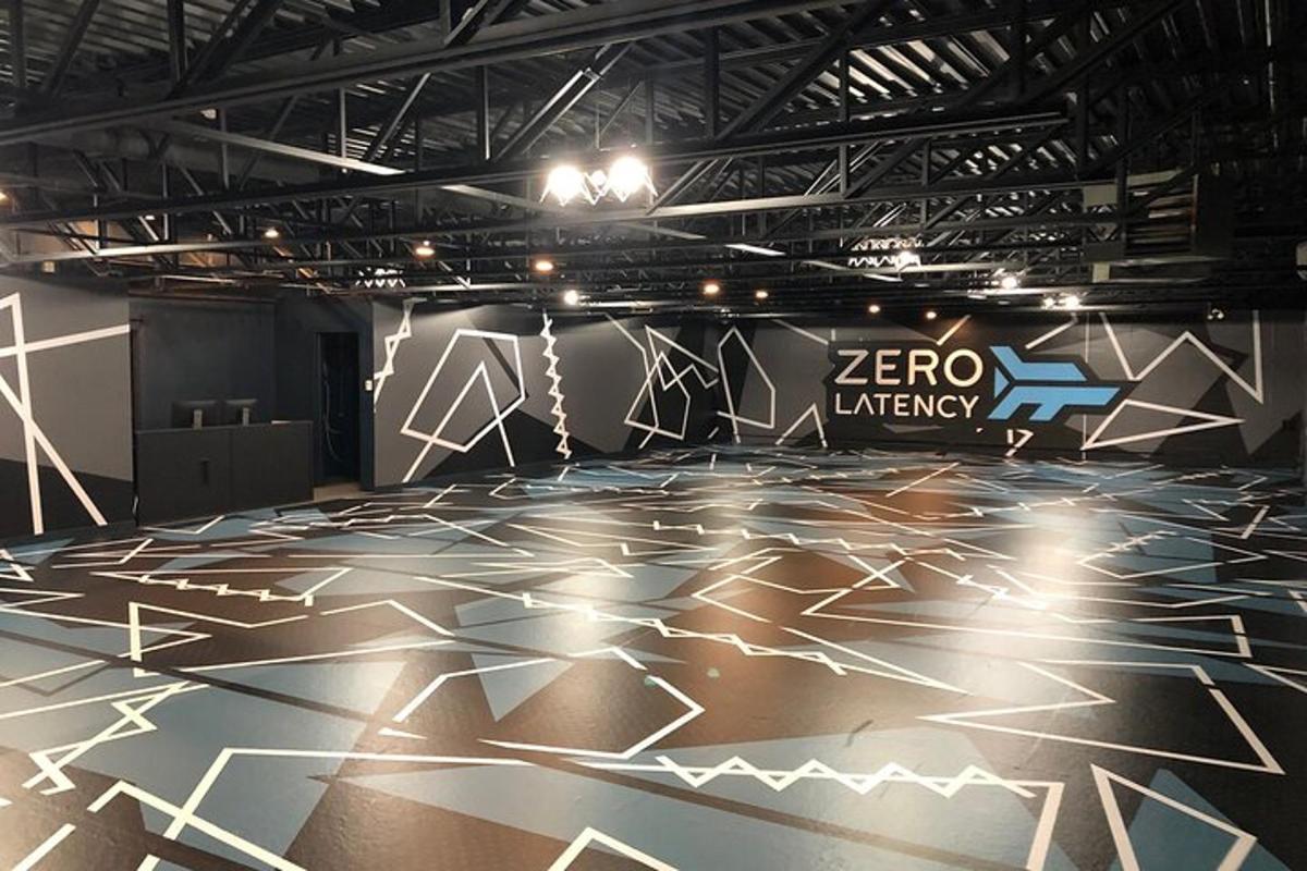 soba z velikim nadstropjem in razstavo energije zoro