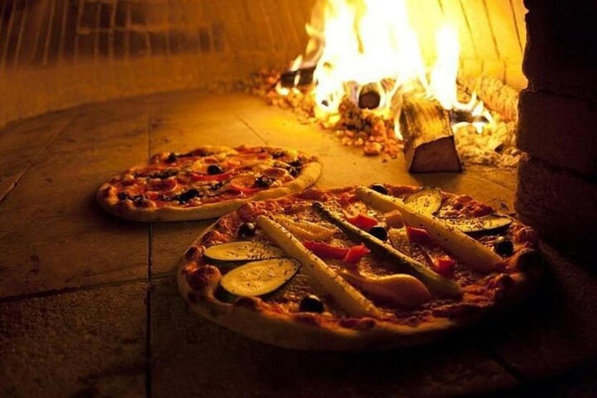 Dve pici se pečetita v krušni peči