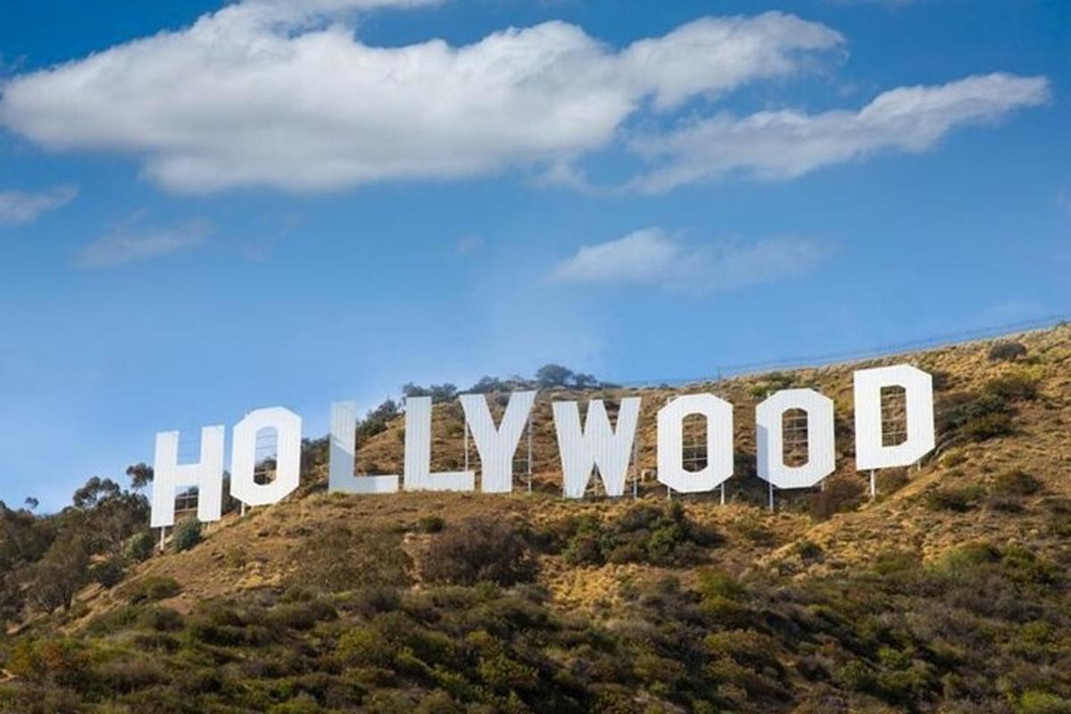 suur Hollywoodi silt mäe otsas