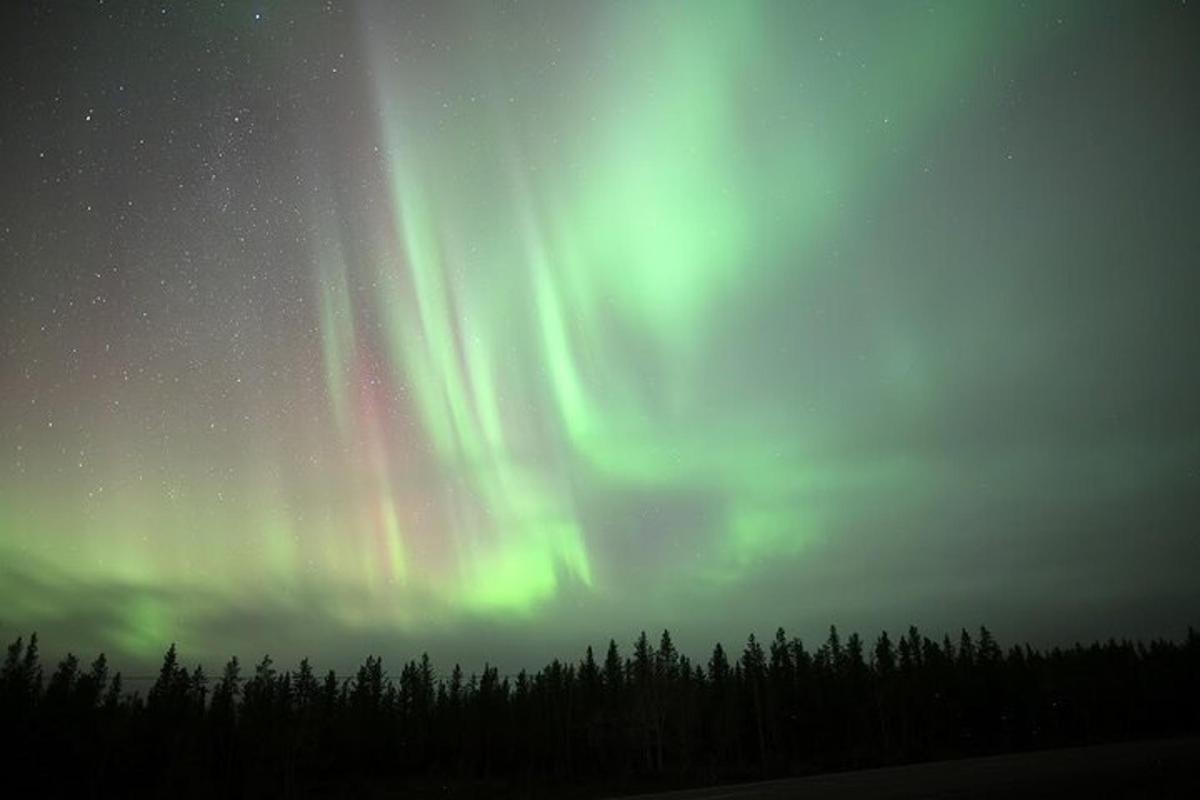 an image of the northern lights in the sky