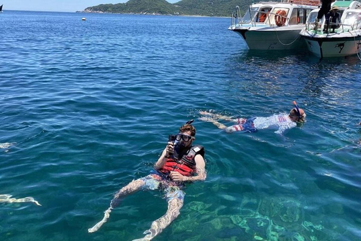 suda iki kişi, suda teknelerle