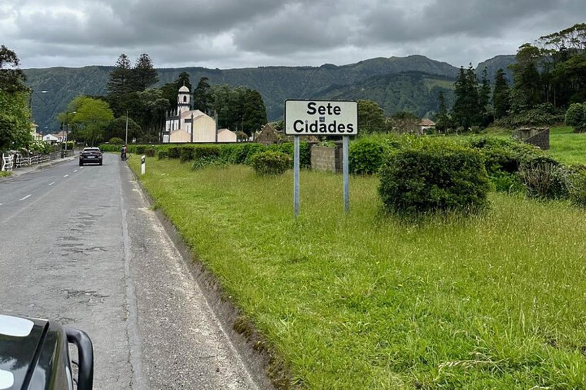 ulični znak ob cesti