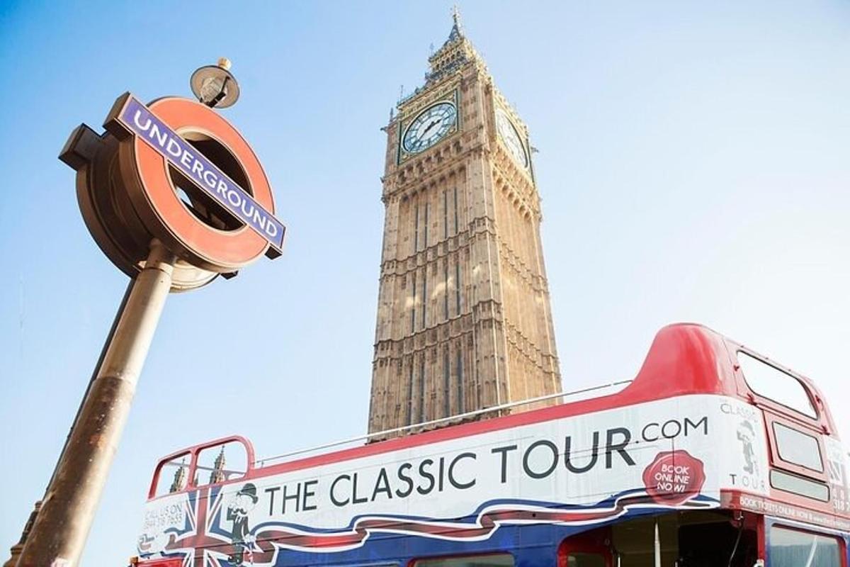 Rúta fyrir framan klukkuturninn á Big Ben