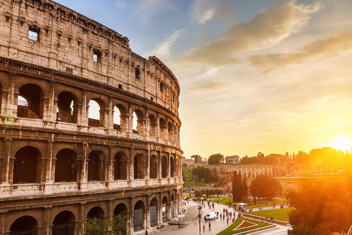 gambar colosseum saat matahari terbenam