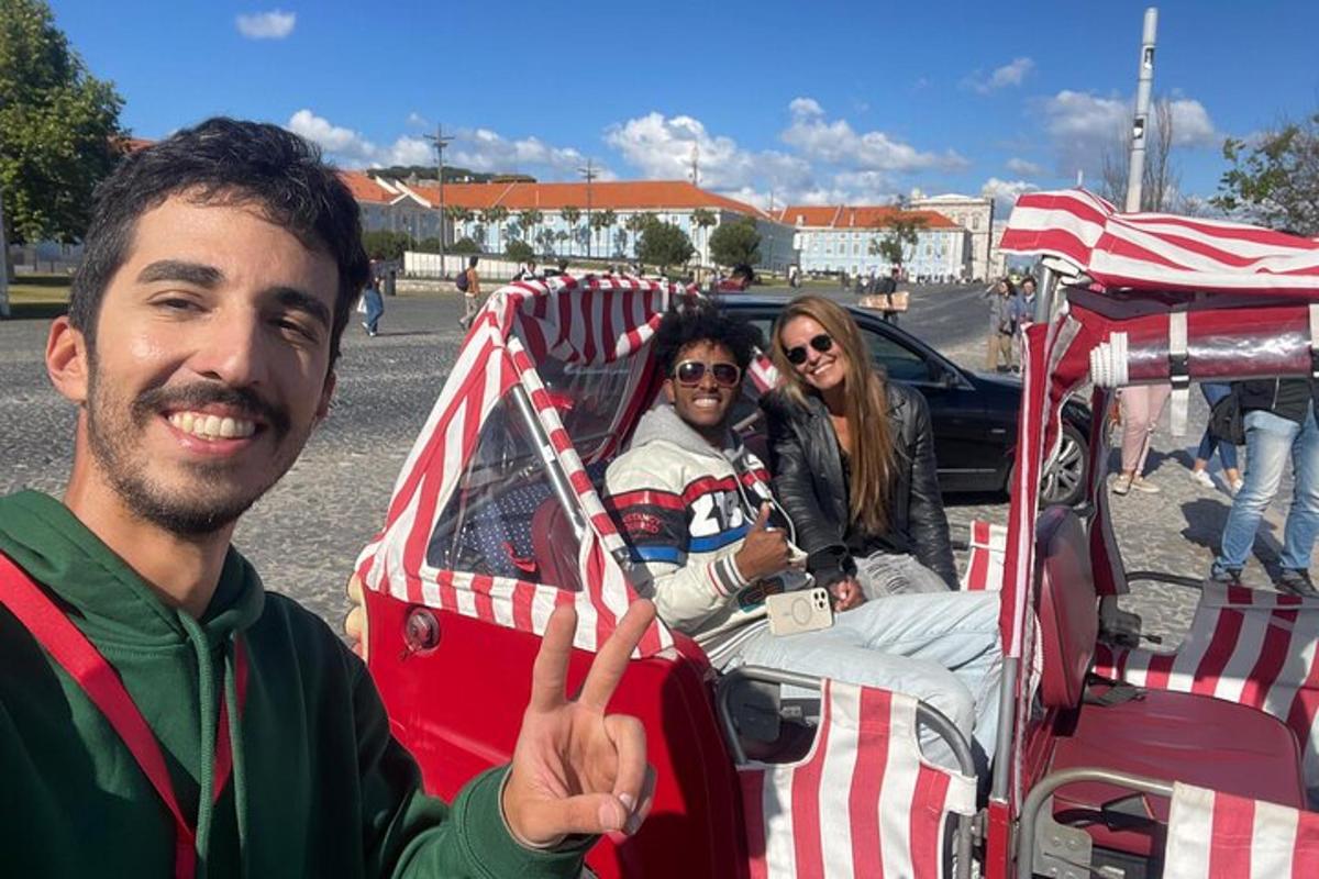 egy csoport ember lovagol egy lovas hintóban