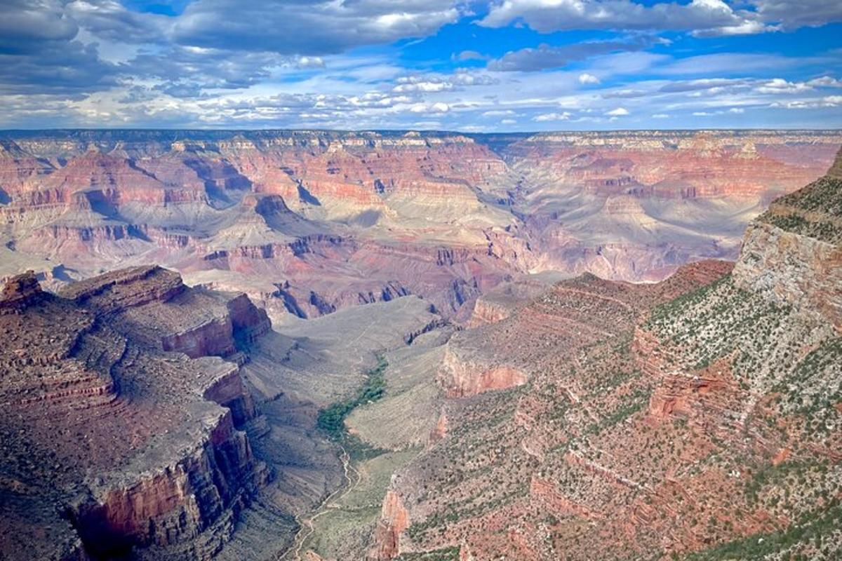 a Grand Canyon látképe helikopterről
