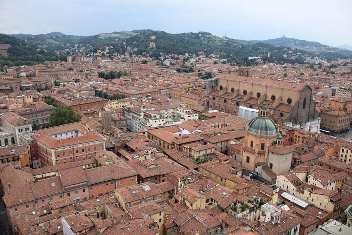 una vista aerea di una città con edifici