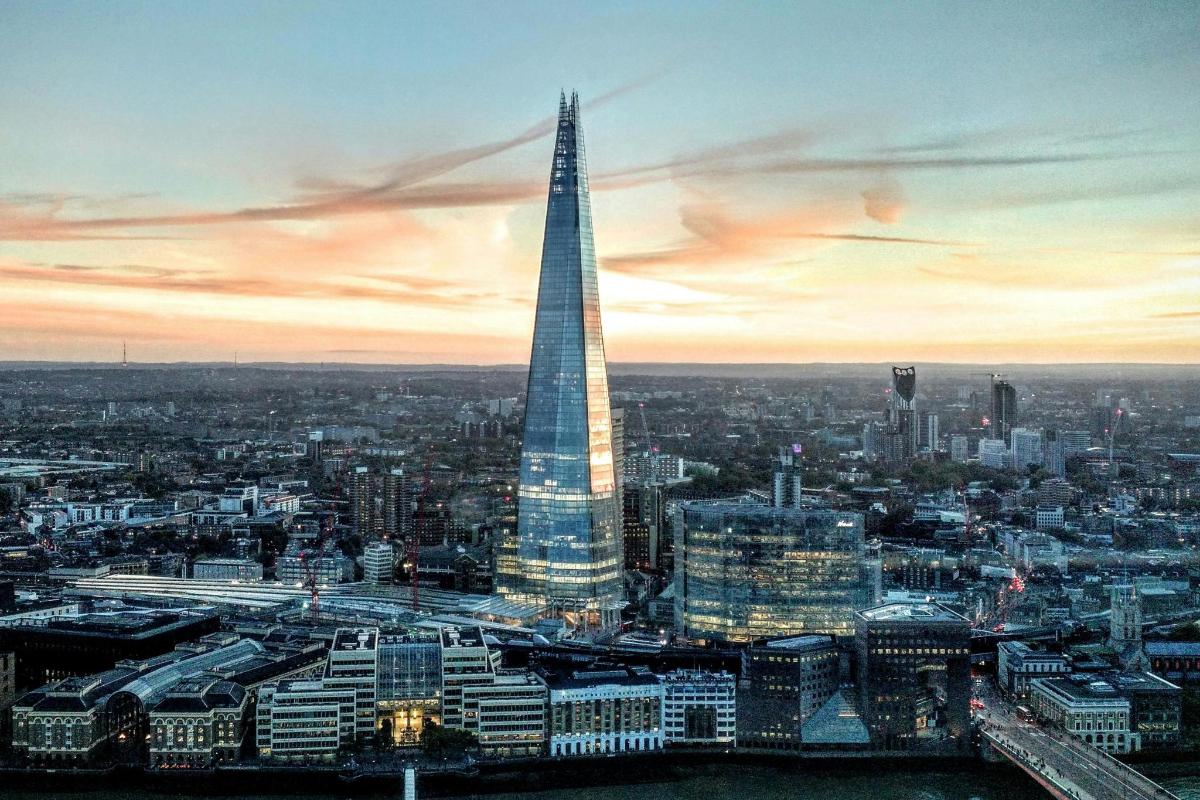 une vue du Shard dans la City de Londres