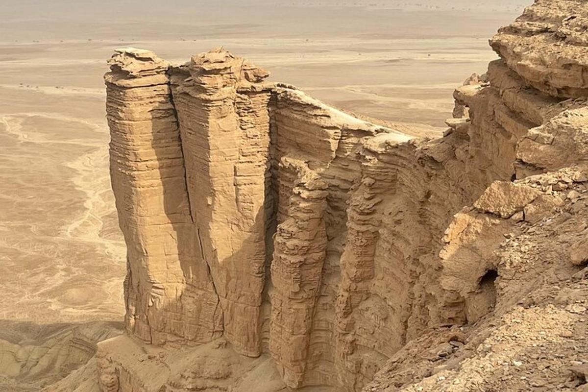 una collina di sabbia in mezzo al deserto