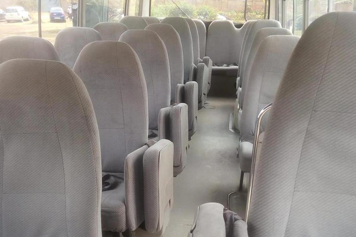 rida tühje istmeid bussis