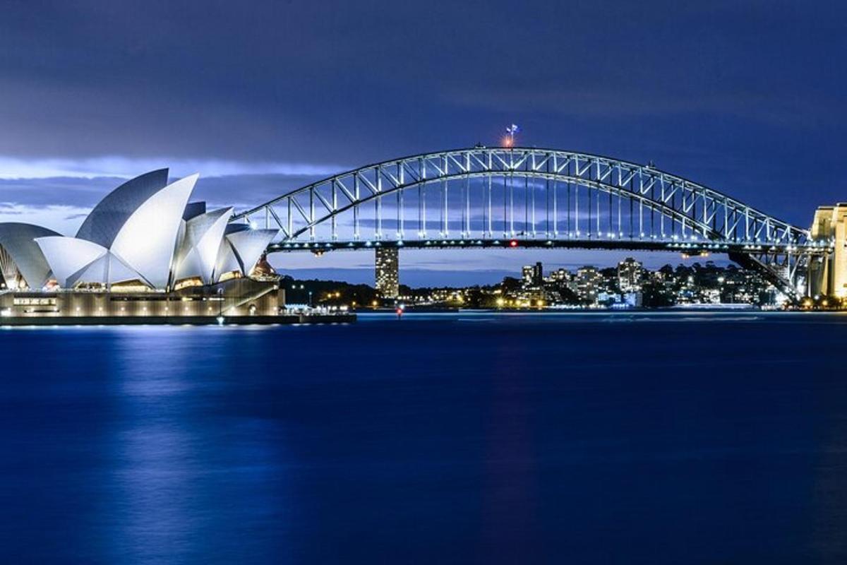 Sydney Harbour Bridge a Opera House v noci