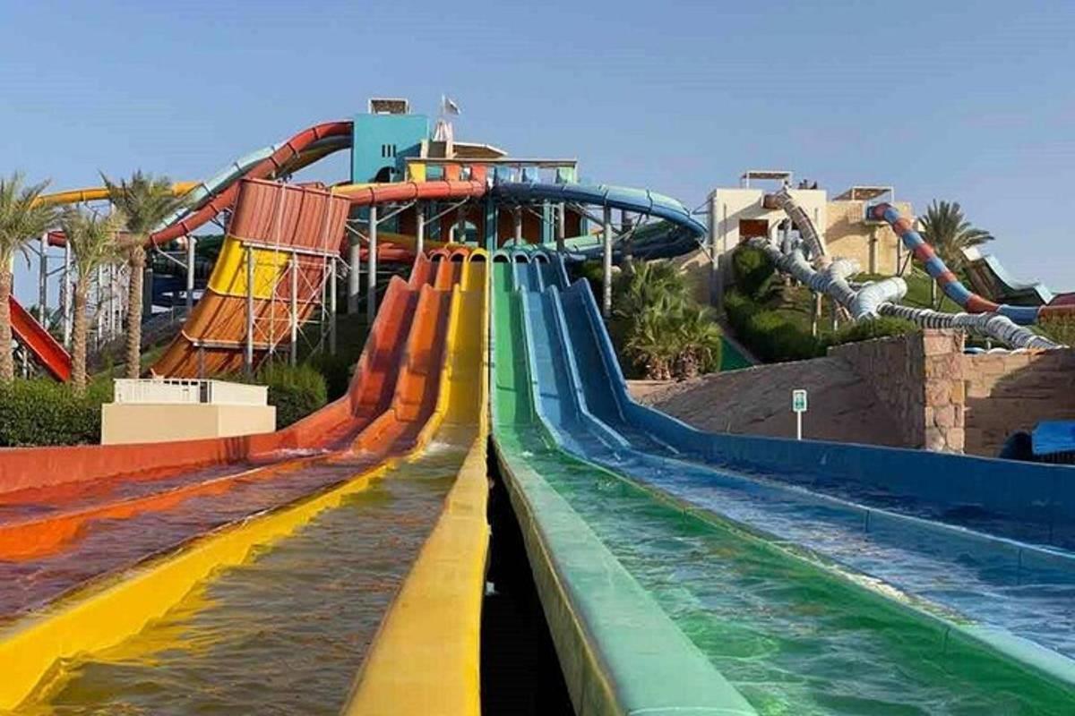 roller coaster di taman air