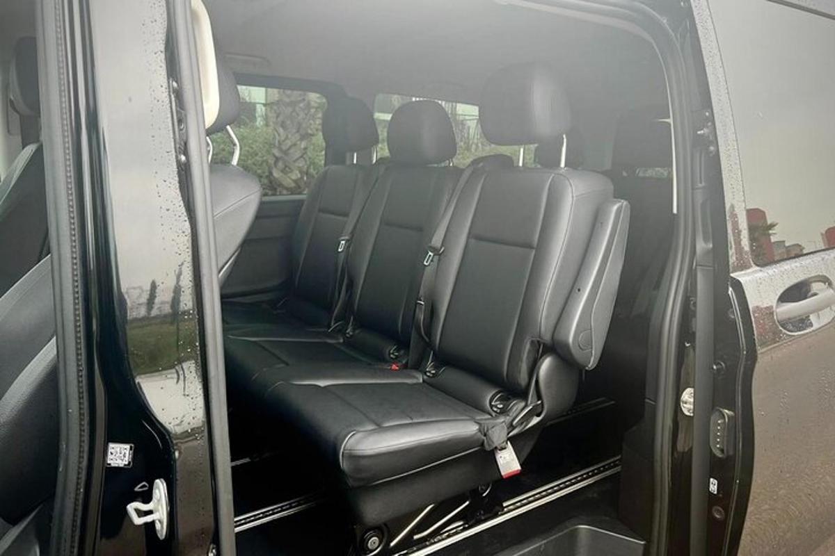 tukša vieta transportlīdzekļa aizmugurē