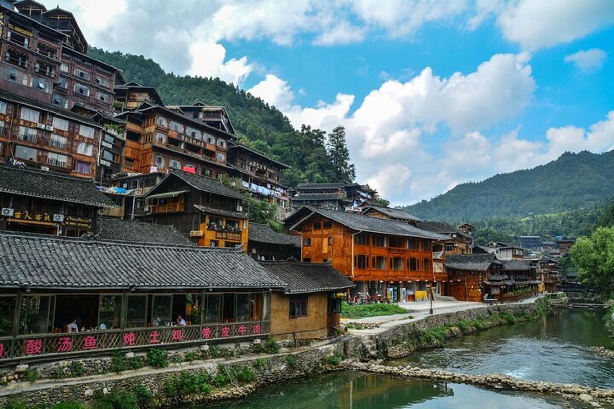 河边的一组建筑