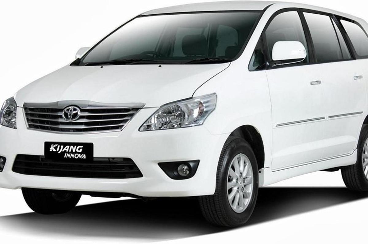 a white van is shown