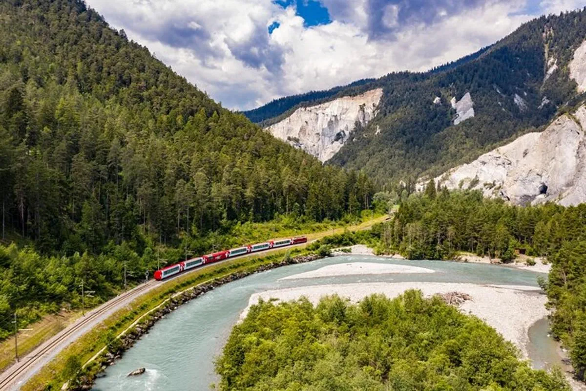 Glacier Express, Alpes suisses et Lucerne | Au départ de Bâle – photo 2