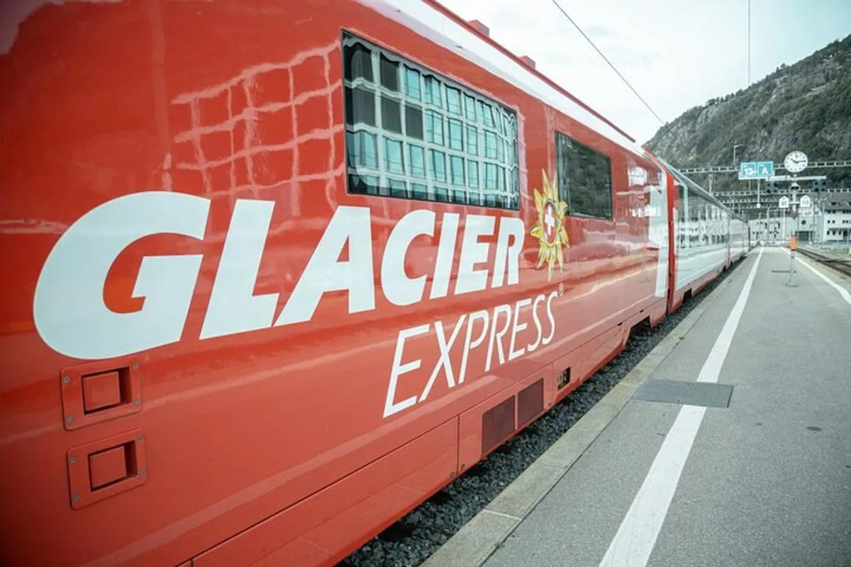 Glacier Express, Alpes suisses et Lucerne | Au départ de Bâle – photo 3