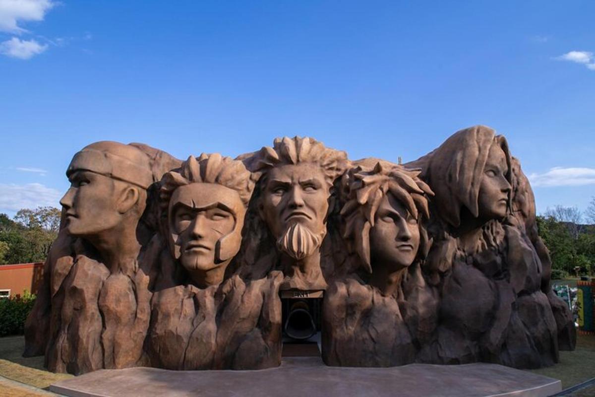 a statue of a group of heads