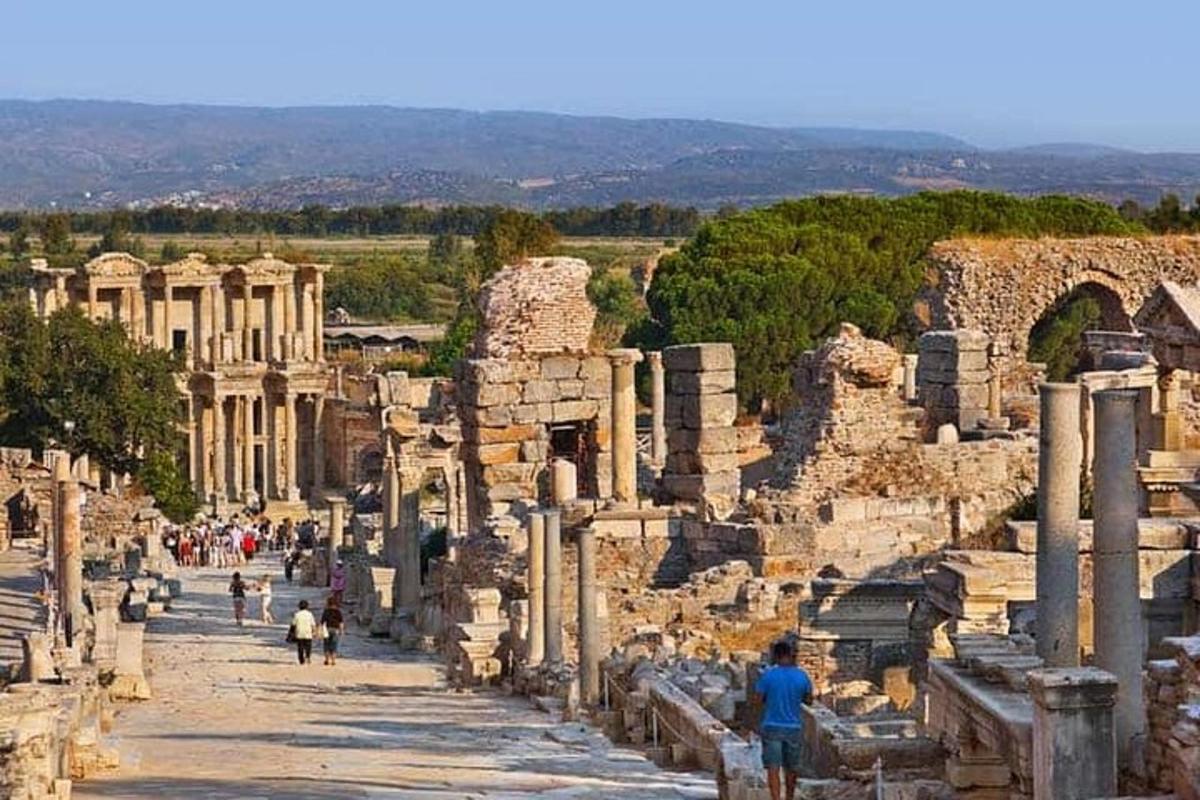 una vista delle rovine dell'antica città
